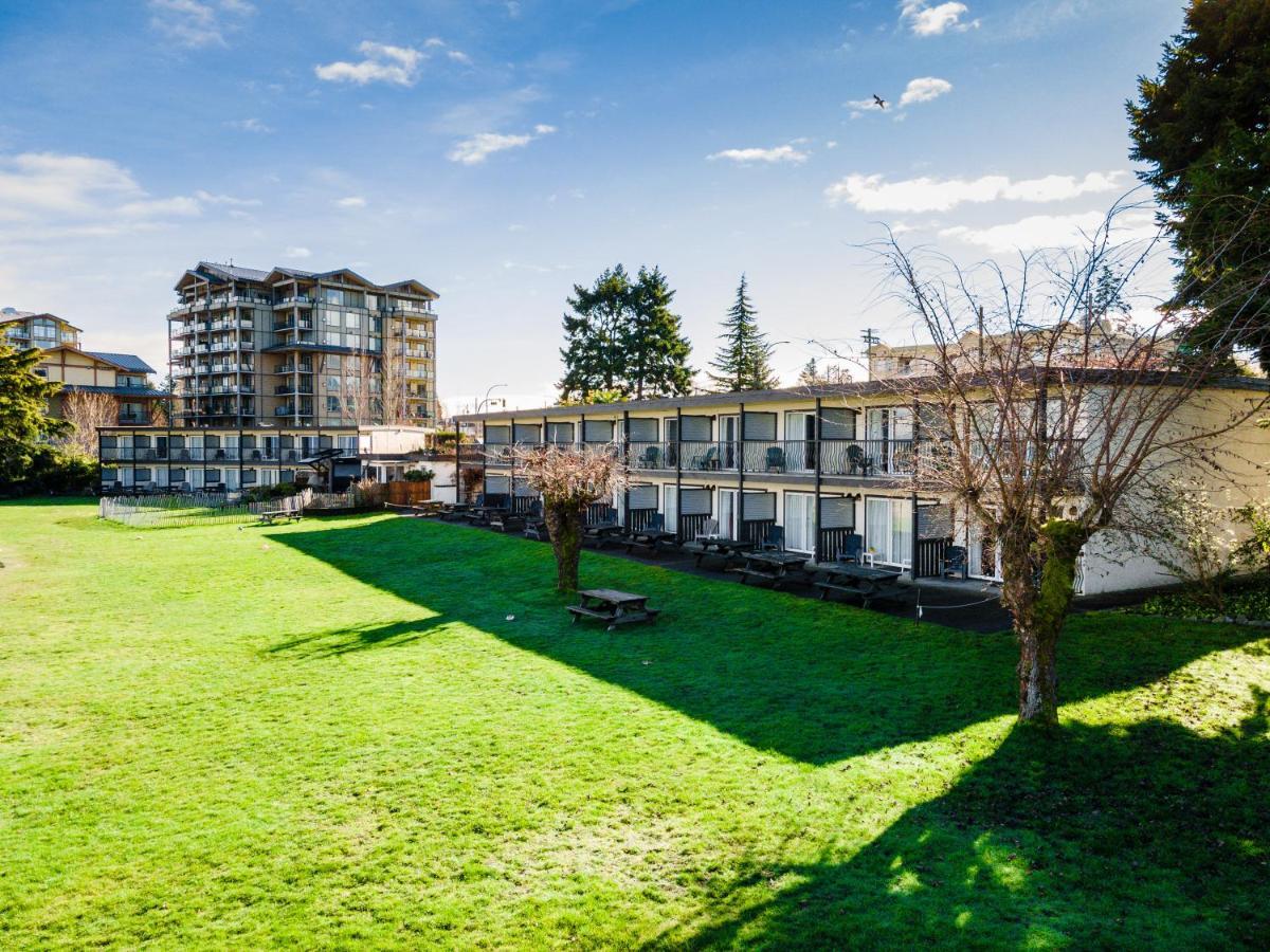 Sea Edge Motel Parksville Bagian luar foto