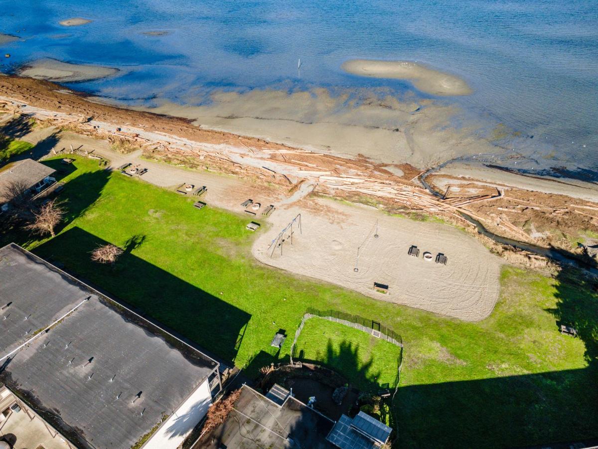 Sea Edge Motel Parksville Bagian luar foto