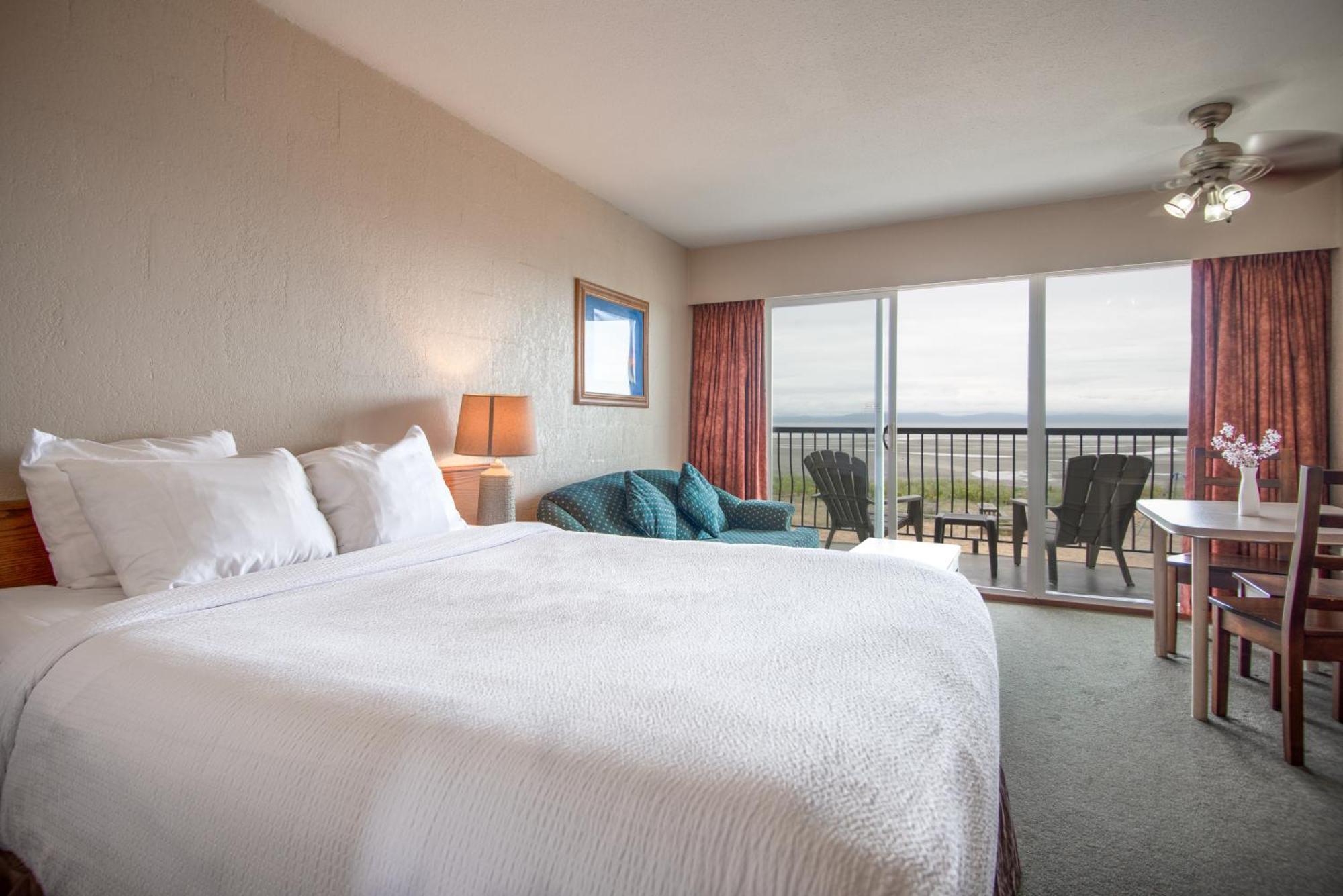 Sea Edge Motel Parksville Bagian luar foto