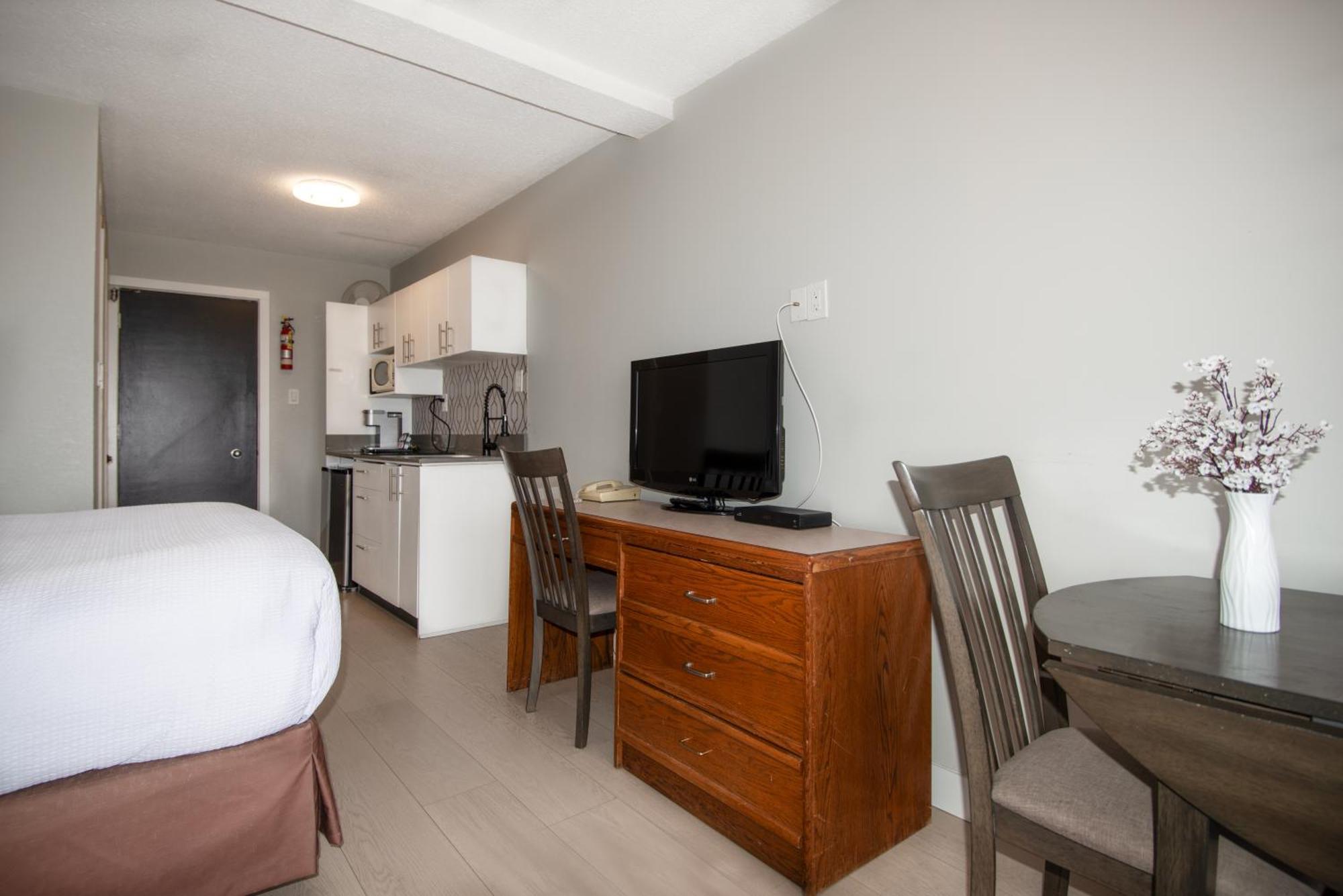 Sea Edge Motel Parksville Bagian luar foto