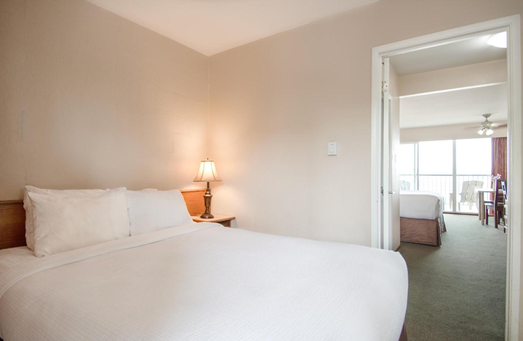 Sea Edge Motel Parksville Bagian luar foto
