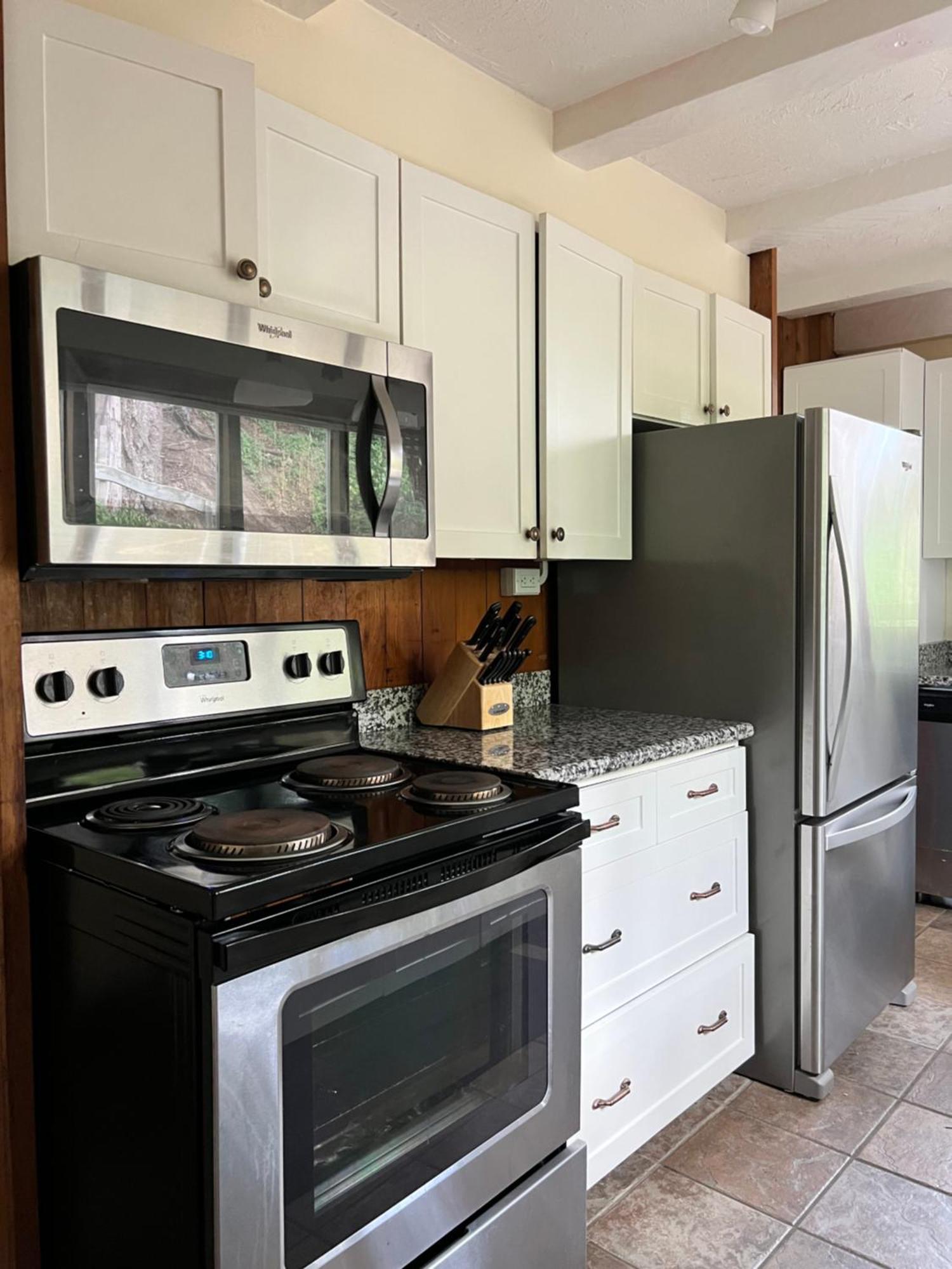 Sea Edge Motel Parksville Bagian luar foto