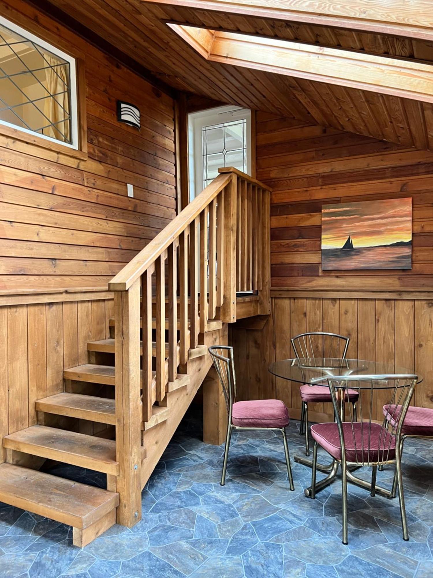 Sea Edge Motel Parksville Bagian luar foto