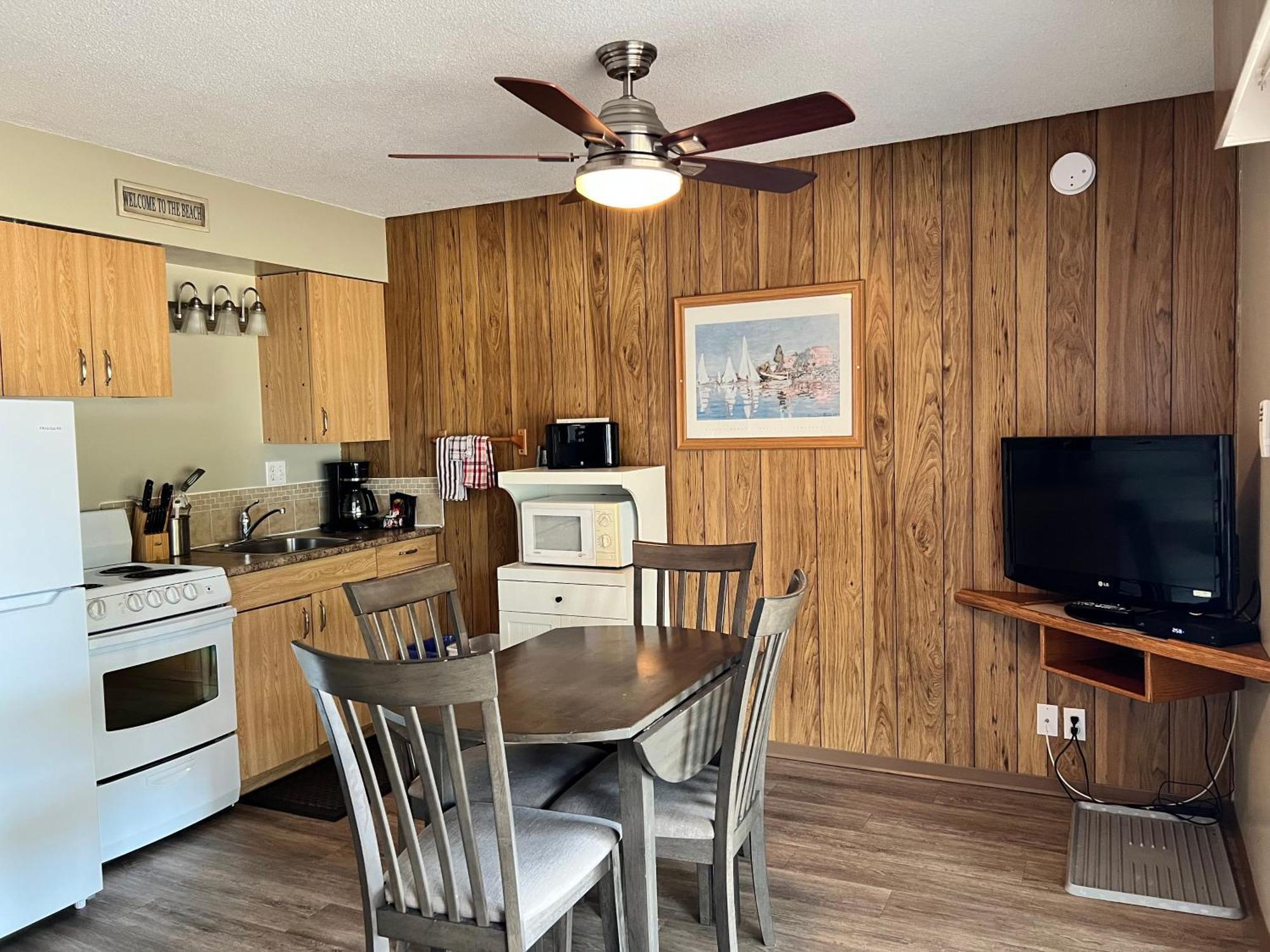 Sea Edge Motel Parksville Ruang foto